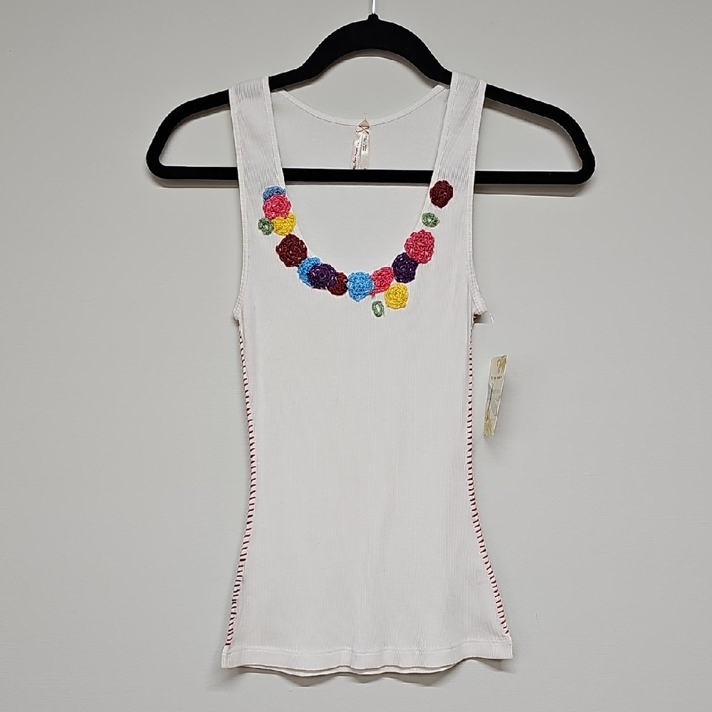 Y2K Free People Rib Knit Tank Top Crochet Flower Neckline, White, Sz M, NEW